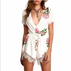 Floral Romper- Xenia Boutique